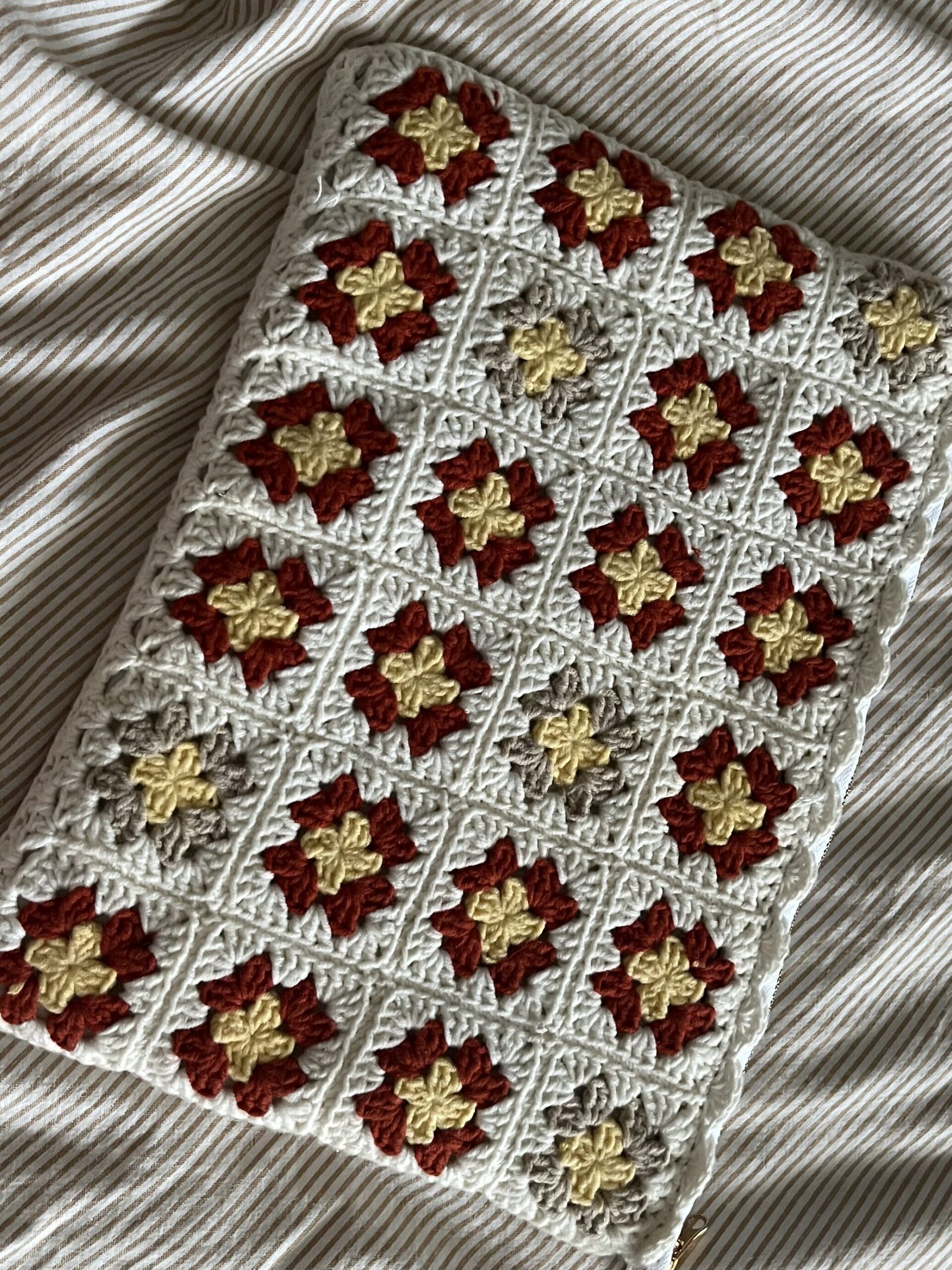 Crochet Laptop Sleeve (Granny Square Pattern)