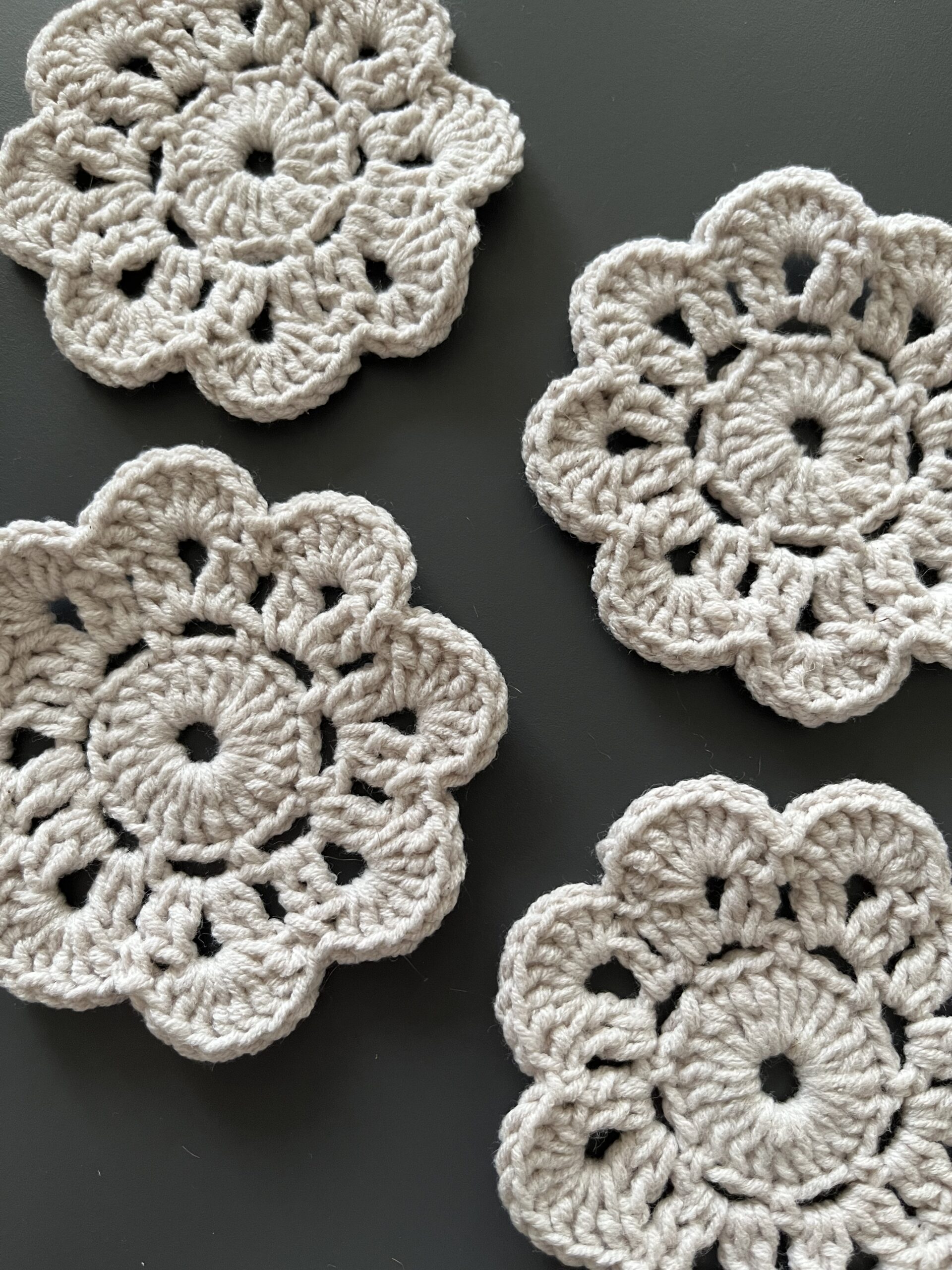Free Crochet Coaster Pattern – Round Lace Design for Beginners